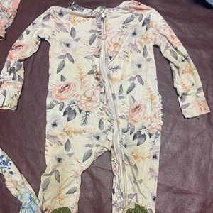 Posh peanut bundle. Very loved. Sizes 12-24 mo